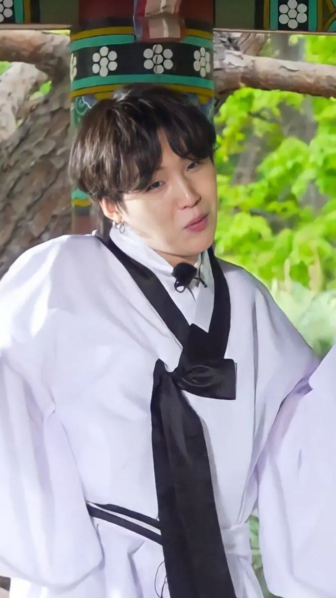 ai character: Min Yoongi  background