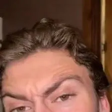 chat with ai character: Skyler white