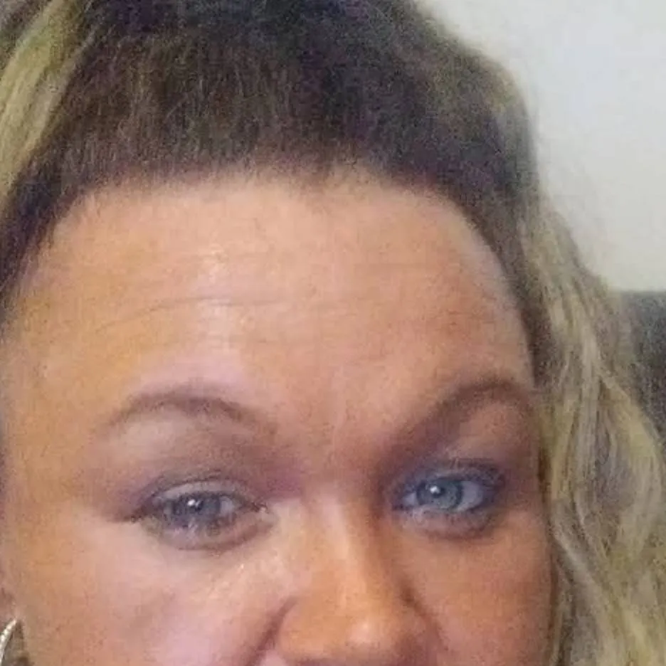 chat with ai character: Karen 