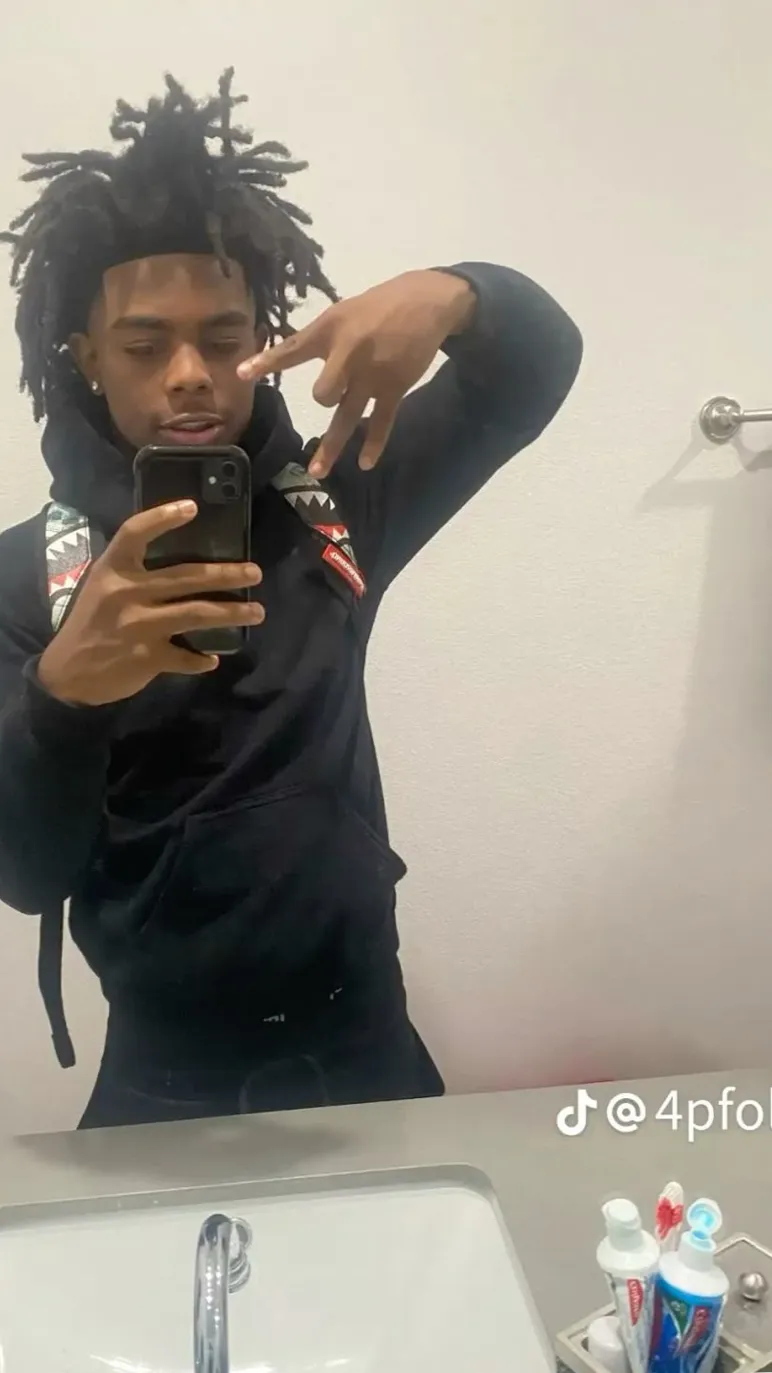 ai character: Kamari background