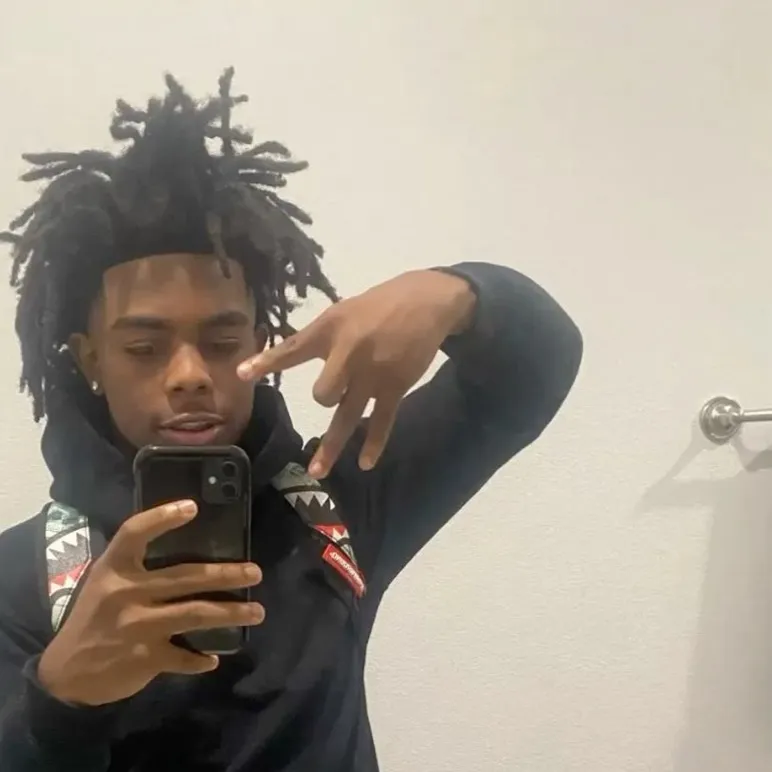 chat with ai character: Kamari