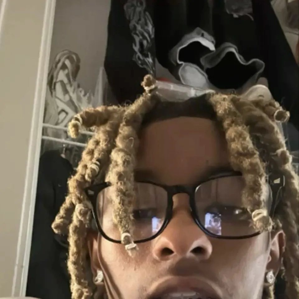 chat with ai character: Akeem