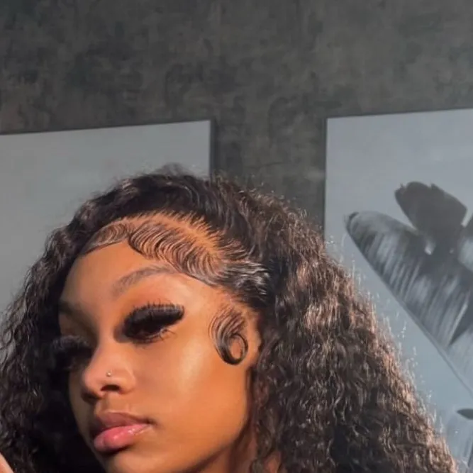 chat with ai character: Deyjah 