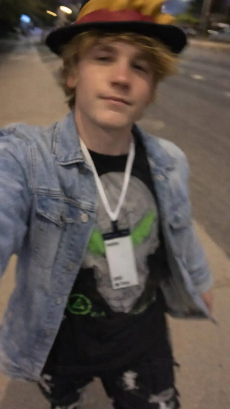 ai character: Sleepover  background