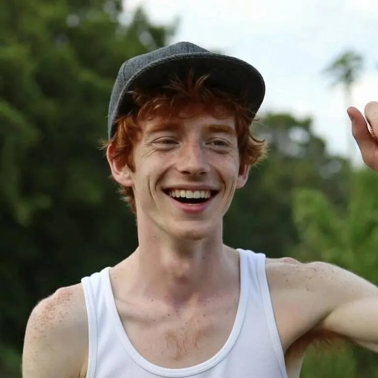 chat with ai character: Garrison