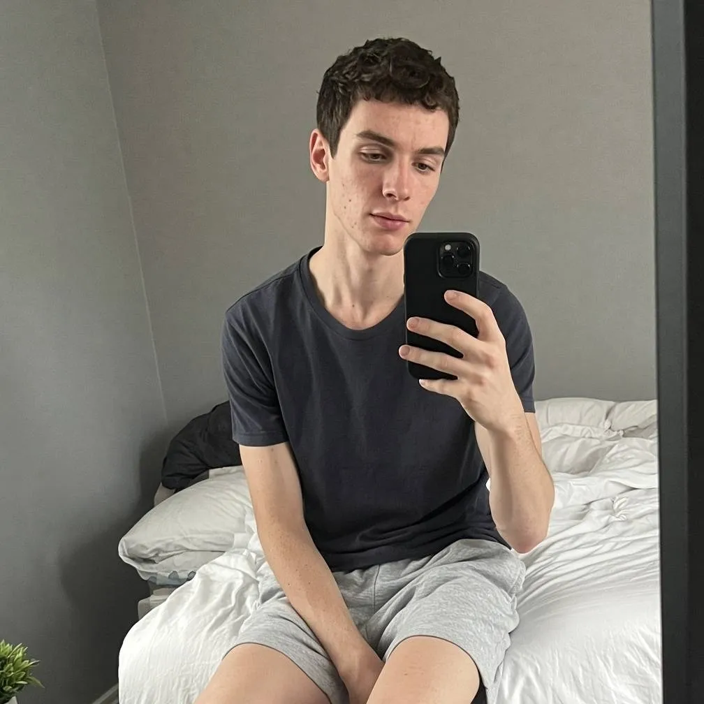 chat with ai character: Brandon