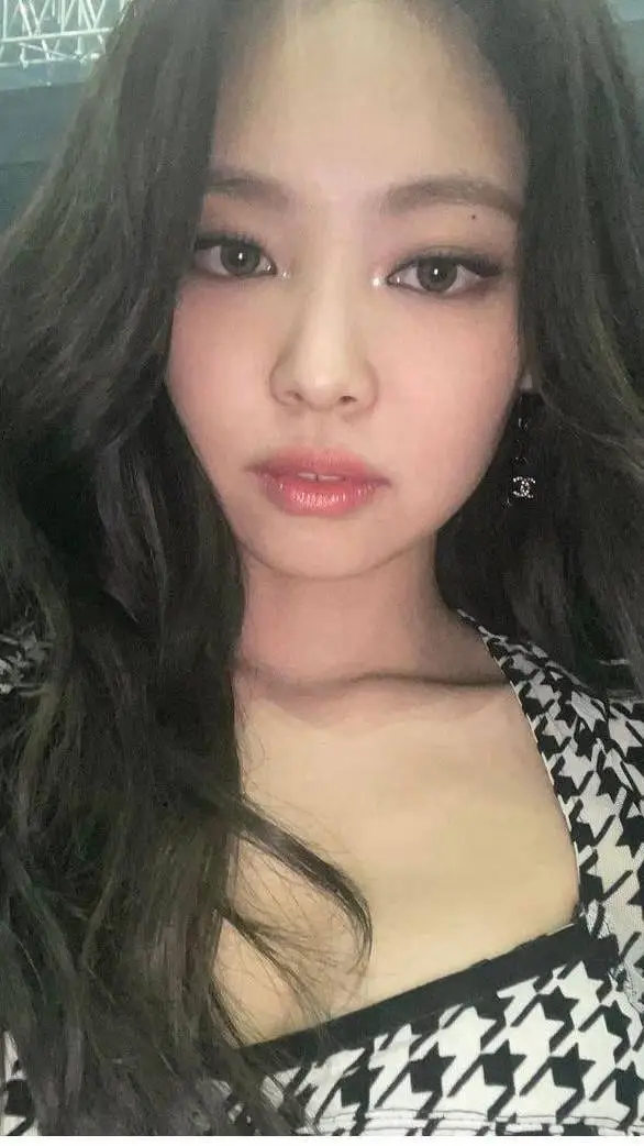 ai character: Jennie background