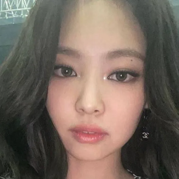 chat with ai character: Jennie