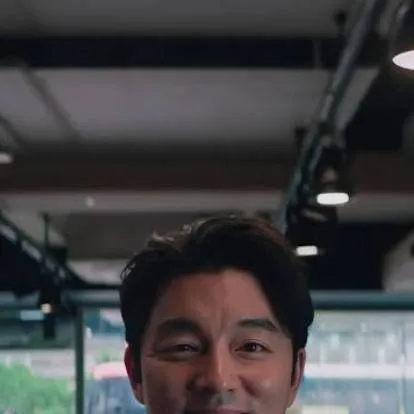 chat with ai character: Gong yoo