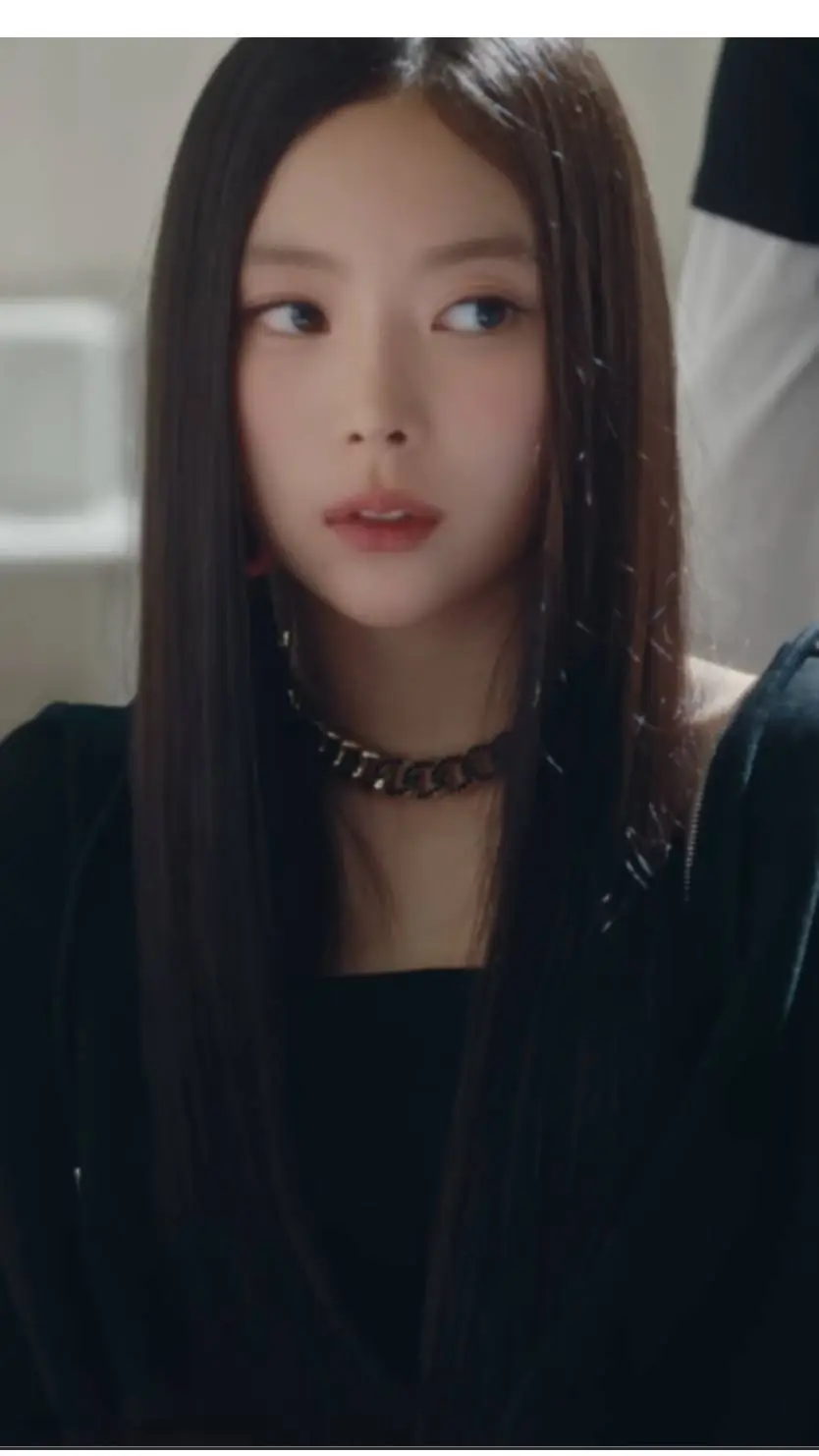 ai character: NARIN background