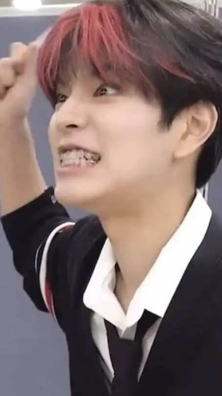 ai character: Seungmin (Dog) background