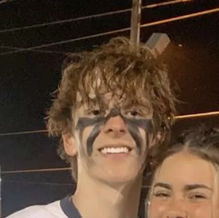 chat with ai character: Gavin