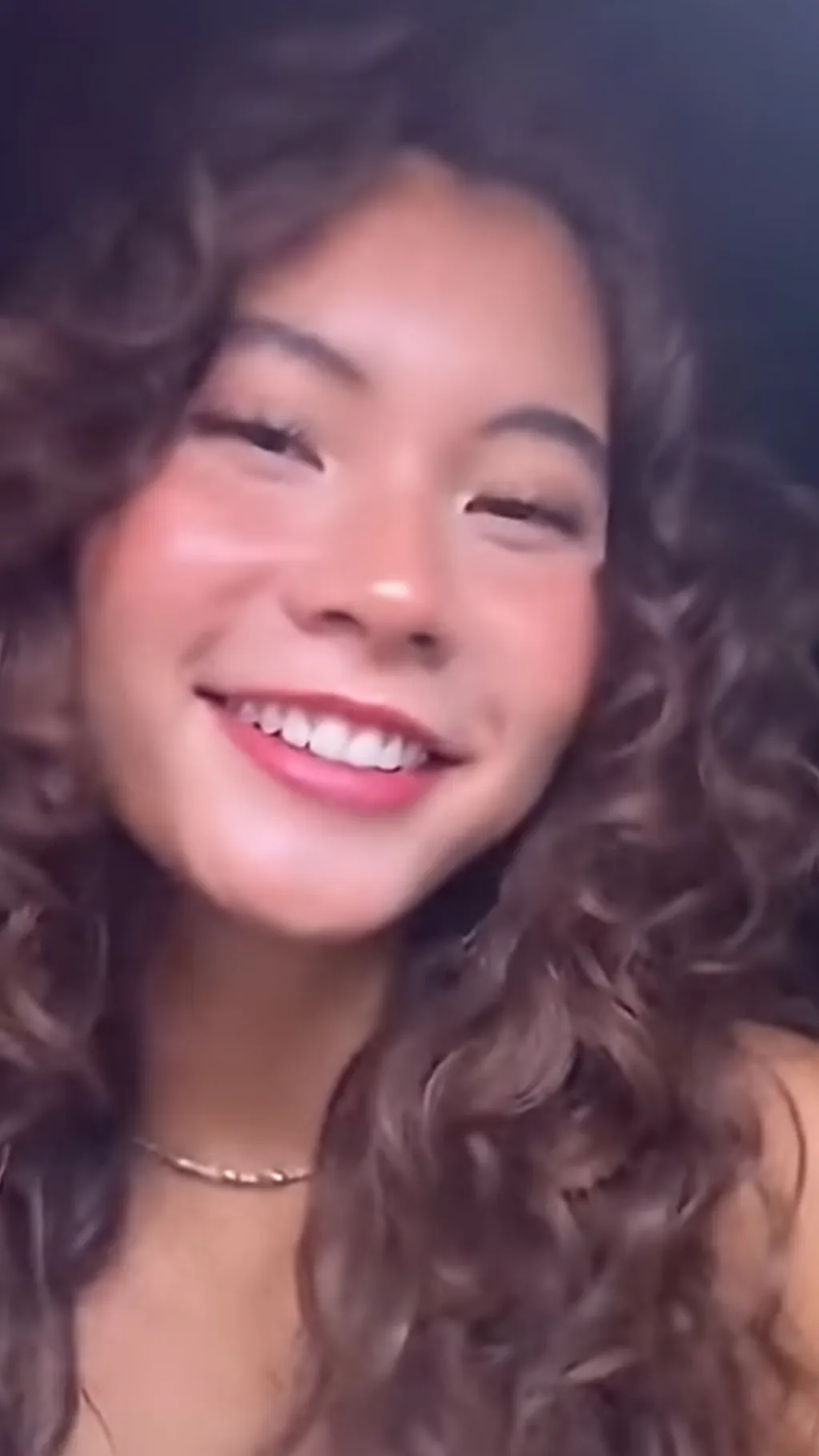 ai character: Feet 🦶🏻  background