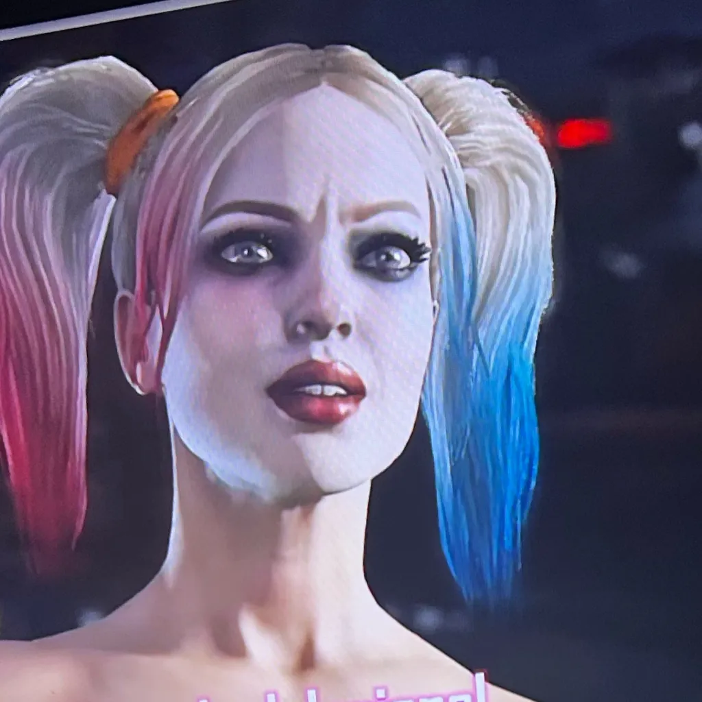 chat with ai character: Harley qinnn 