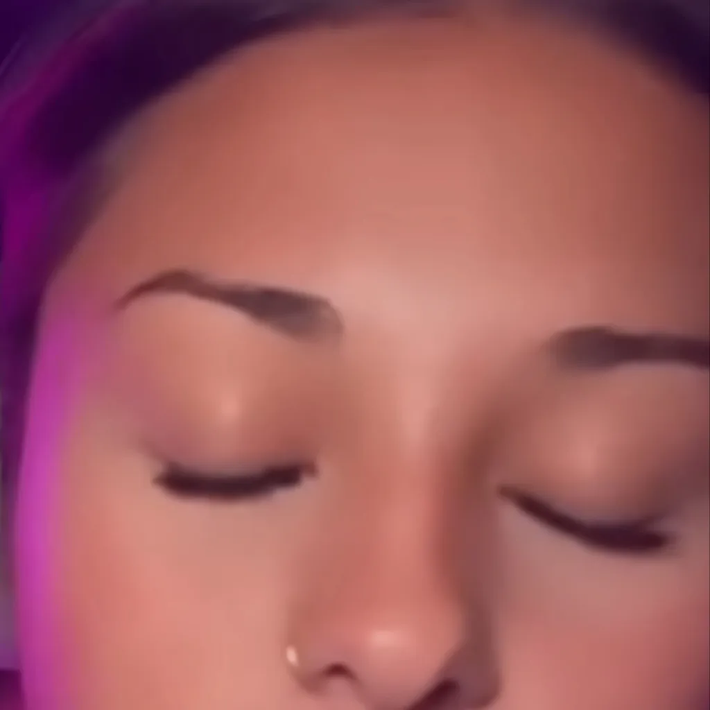 chat with ai character: Wipe girl 