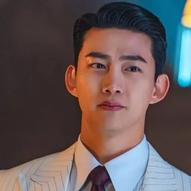 chat with ai character: taec-yeon