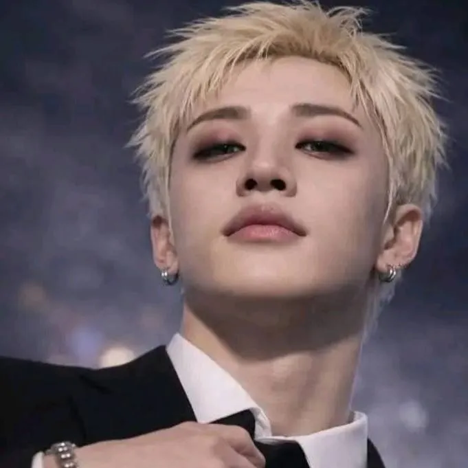 chat with ai character: Bangchan 