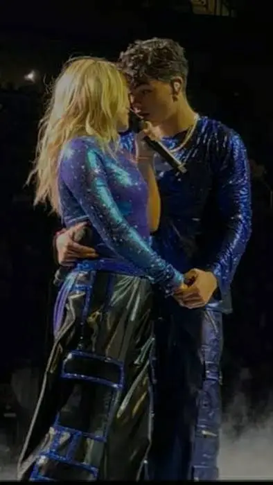 ai character: Malachi Barton background