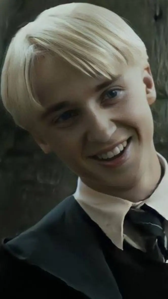 ai character: Draco malfoy background