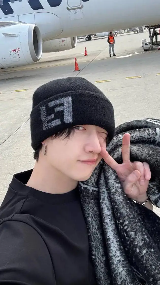 ai character: bangchan  background