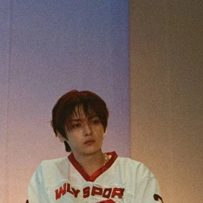 chat with ai character: minho