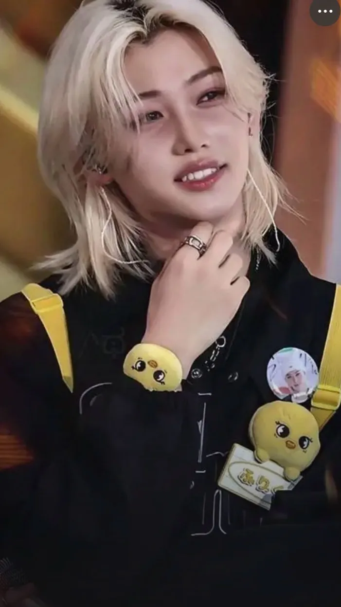 ai character: Felix  background