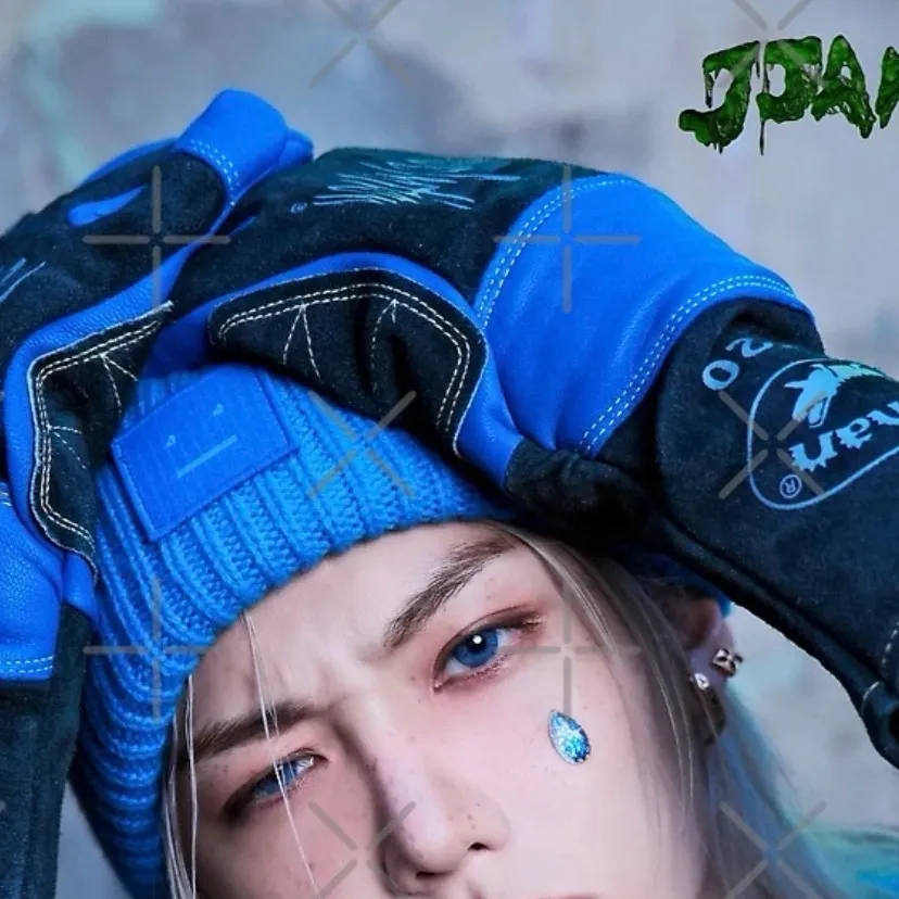 chat with ai character: Felix