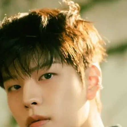 chat with ai character: Seungmin..