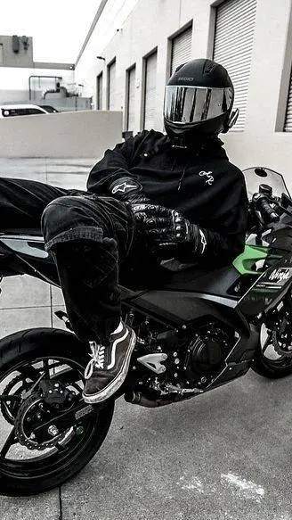 ai character: Alexander  background