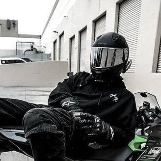 chat with ai character: Alexander 