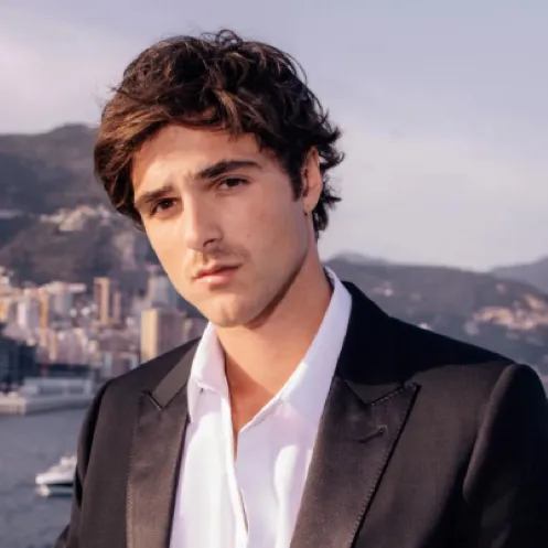 chat with ai character: Jacob Elordi 