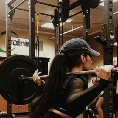 chat with ai character: Gym girl