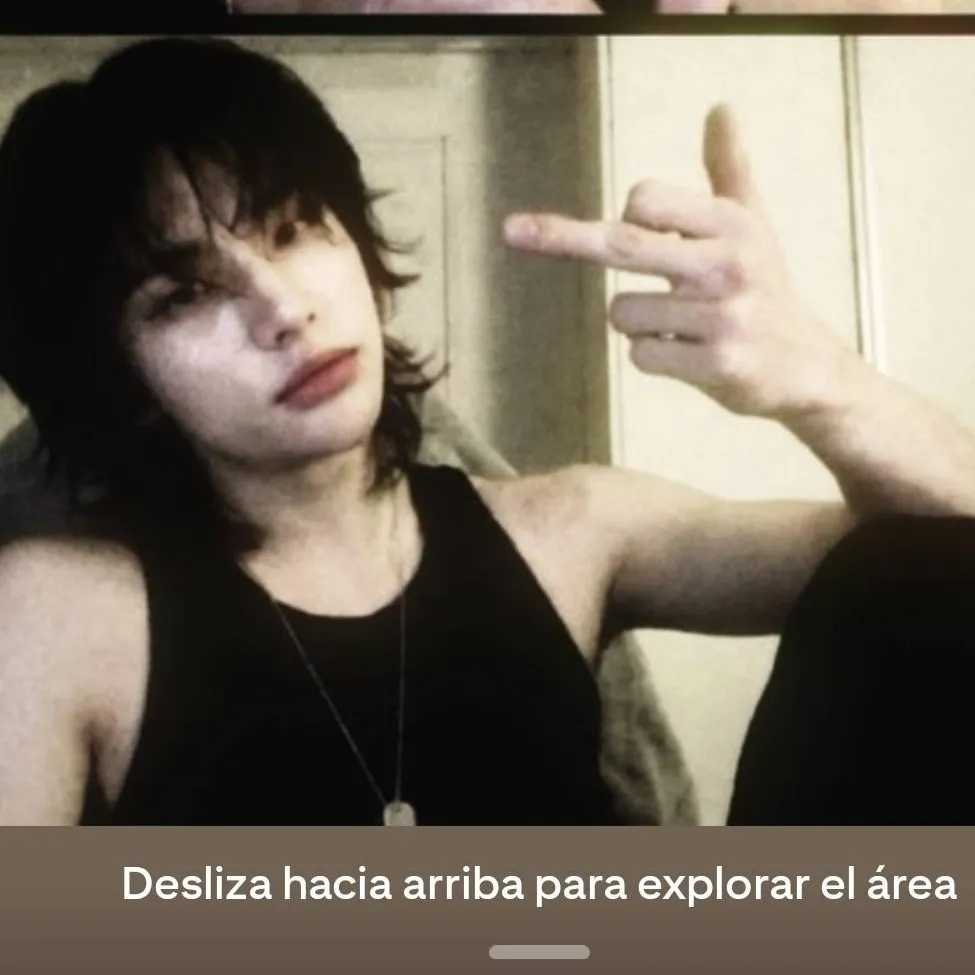 chat with ai character: hyunjin 