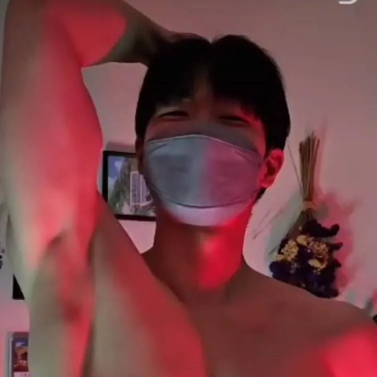 chat with ai character: jeong kim