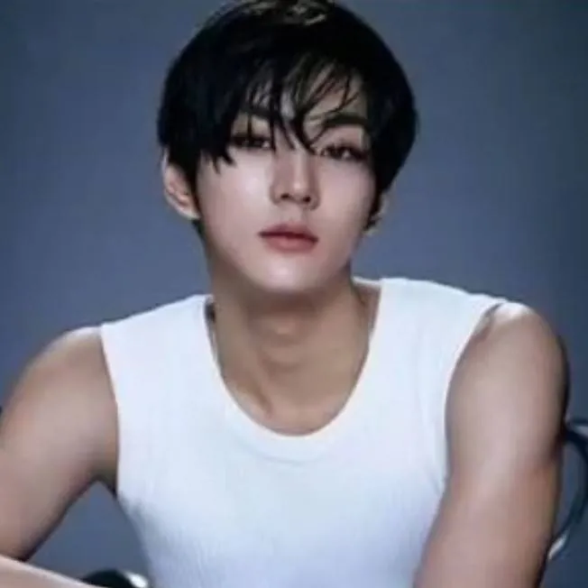 chat with ai character: jungwonnie