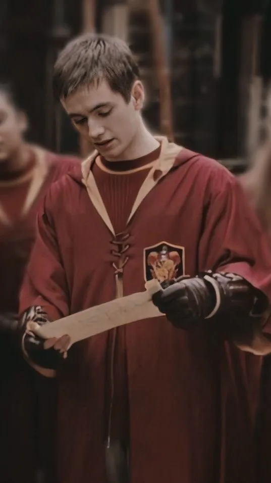 Talkie AI - Chat with Oliver B. Wood