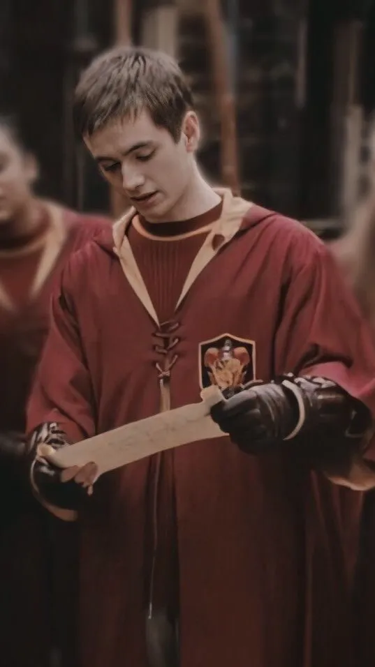 chat with ai character: Oliver B. Wood