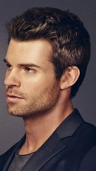 ai character: Daniel Gillies  background