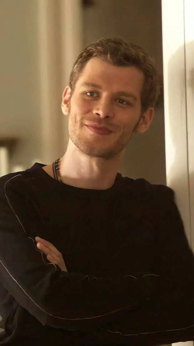 ai character: Klaus mikaelson  background