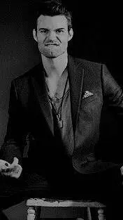 ai character: Daniel Gillies  background