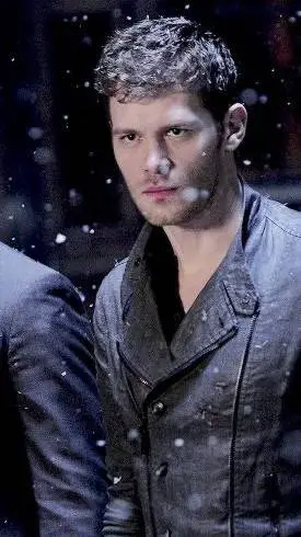 ai character: Klaus Mikaelson  background