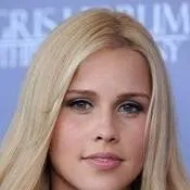 chat with ai character: Claire holt 