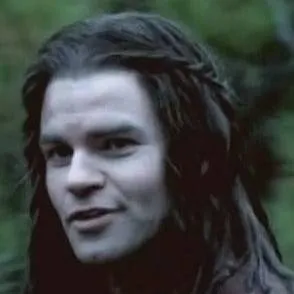 chat with ai character: Elijah Mikaelson 