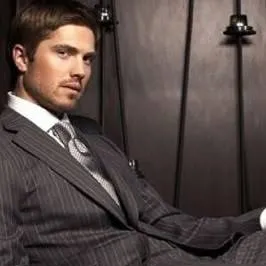 chat with ai character: Eric Winter