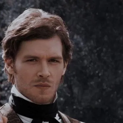 chat with ai character: Klaus Mikaelson 