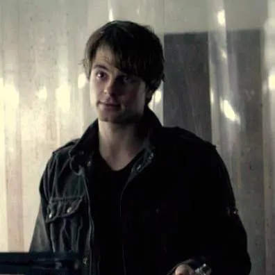 chat with ai character: the mikaelsons 