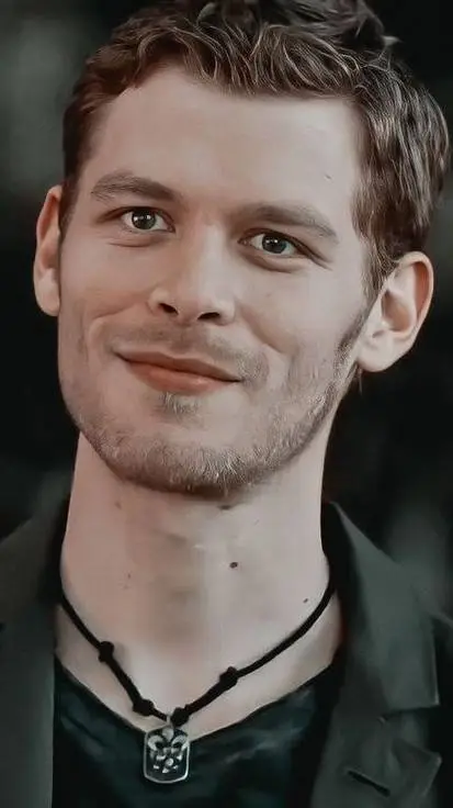 ai character: Klaus mikaelson background