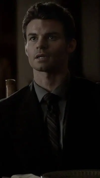 ai character: Elijah Mikaelson  background