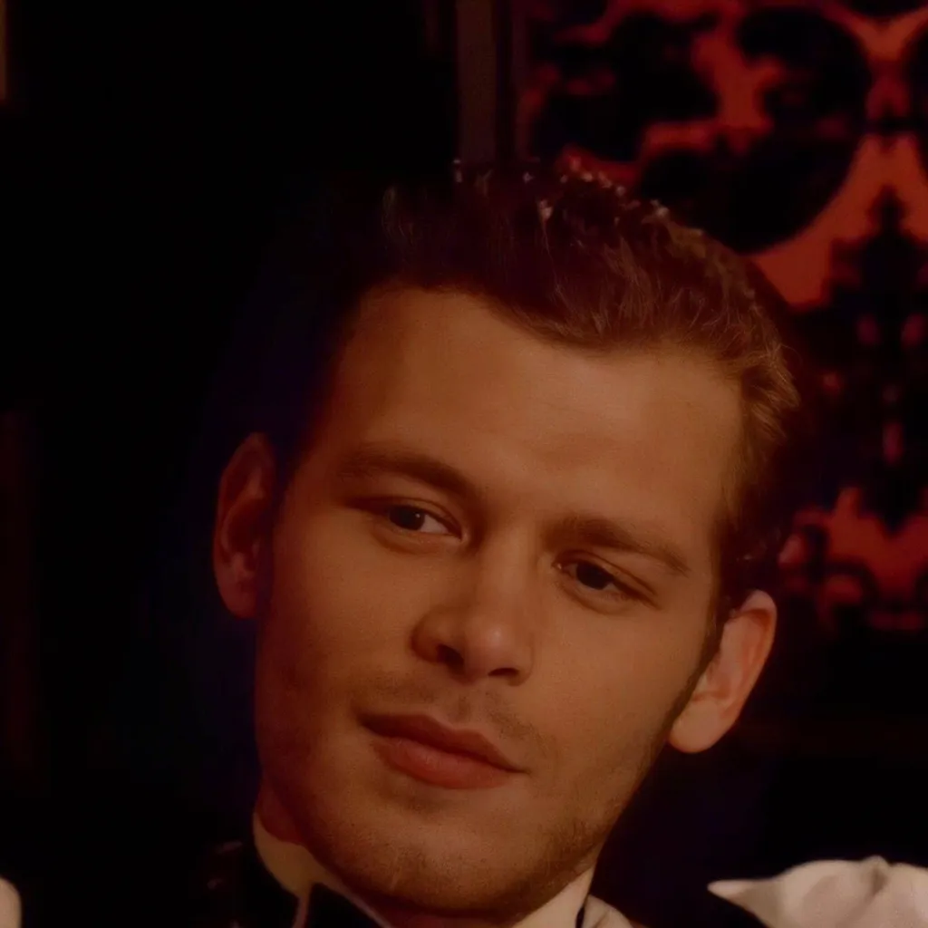 chat with ai character: Tvd 1920s 