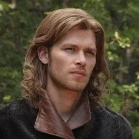 chat with ai character: Klaus Mikaelson
